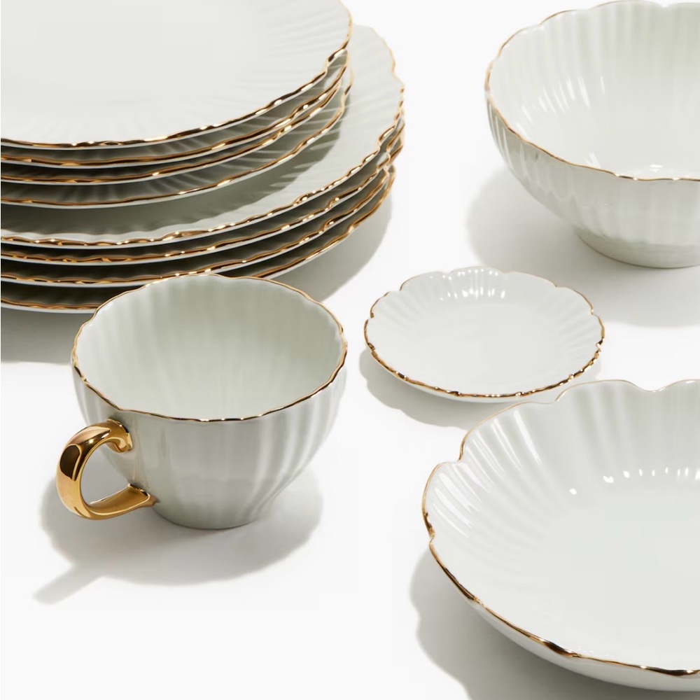 H&M PORCELAIN SHALLOW dish
